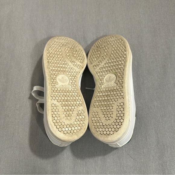 Adidas Sam Smith size 5.5 sneakers, white/blue low top sneakers, leather - Picture 6 of 8